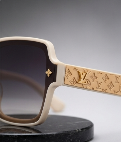 L&V Glasses