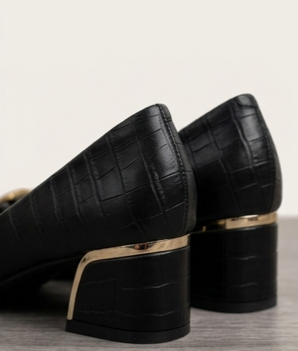 Women's shoes