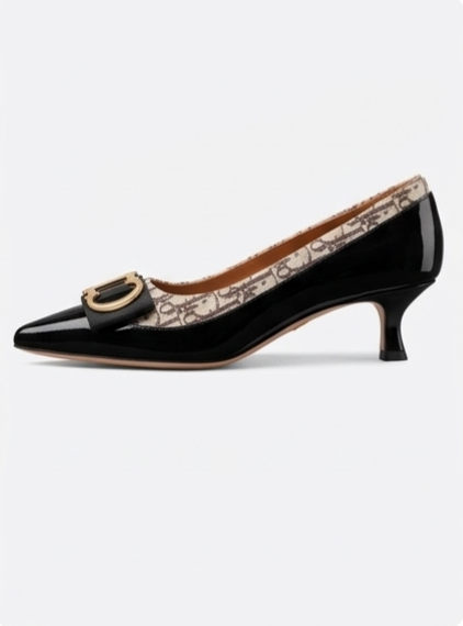 Luxurious gold women’s heels