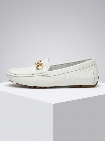 Flat shoes