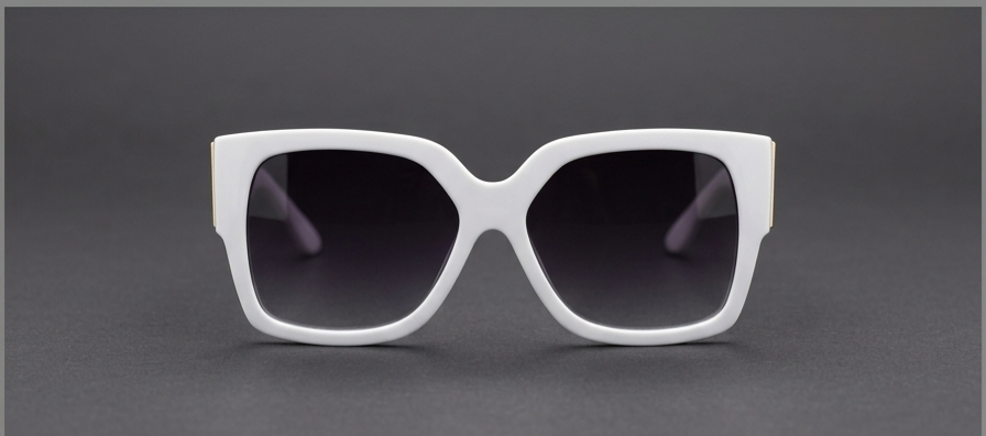 White  glasses