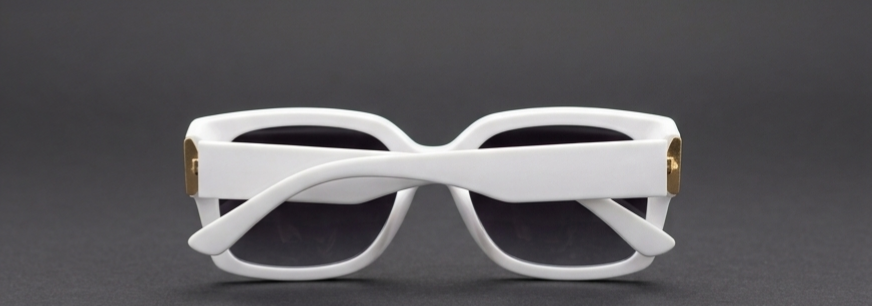 White  glasses