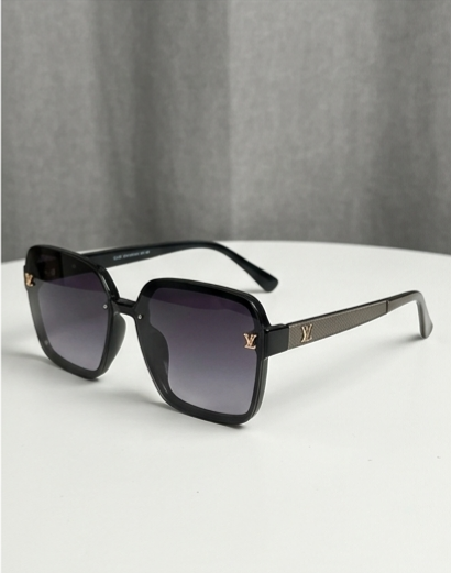 L&V Glasses