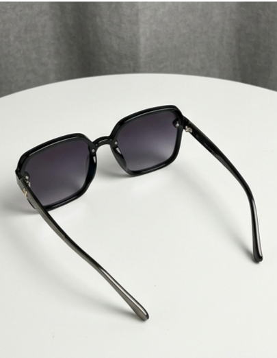 L&V Glasses