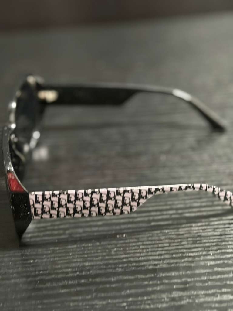 Square Frame Glasses – Sleek & Modern Design