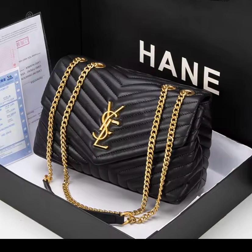 Quilted Chain Shoulder Bag – Bold & Stylish