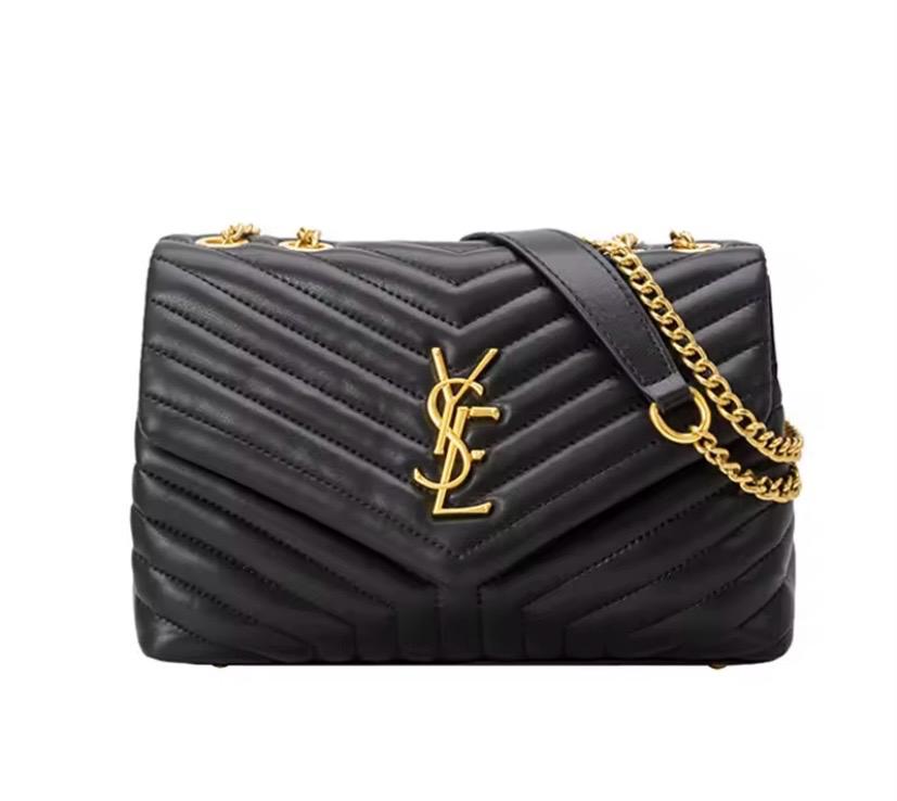 Quilted Chain Shoulder Bag – Bold & Stylish