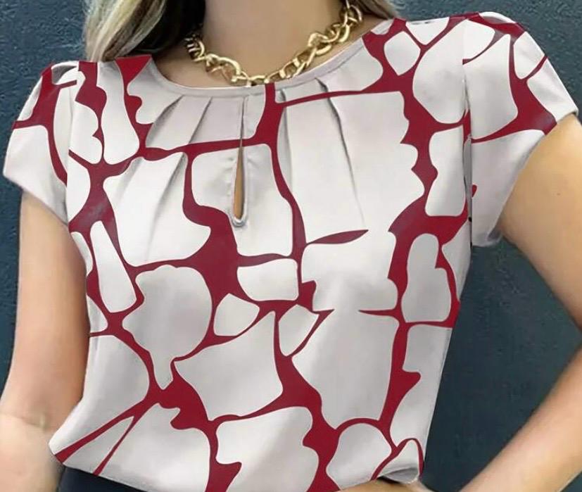 Printed Button Blouse – Lightweight & Modern Fit